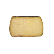 Pecorino (Halbhartkäse aus Schafsrohmilch)